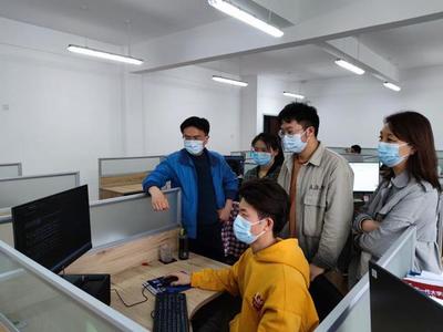 國產BIM新星耀 學子斬獲首屆高校邀請賽一等獎，彰顯社會經濟信息咨詢服務新潛力